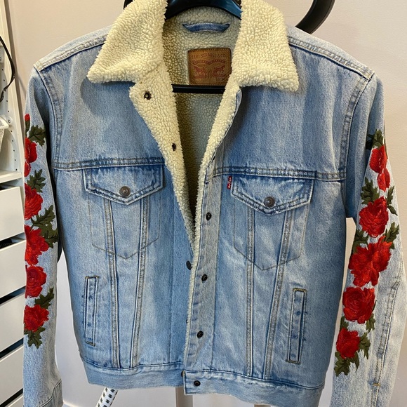 Levi’s Sherpa lined denim jacket - Picture 1 of 2